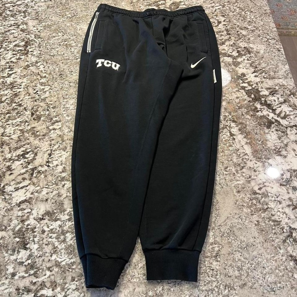 Size largeNike tcu sweatpants